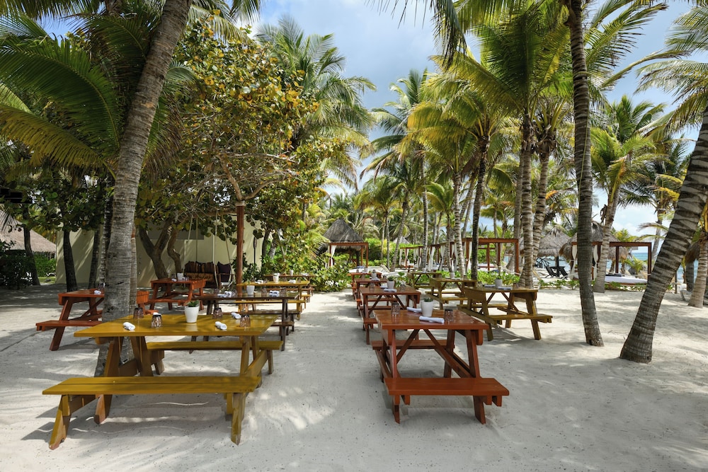El Dorado Royale, All & More Inclusive Adults Only — Restaurant & bars in Playa del Carmen, Quintana Roo