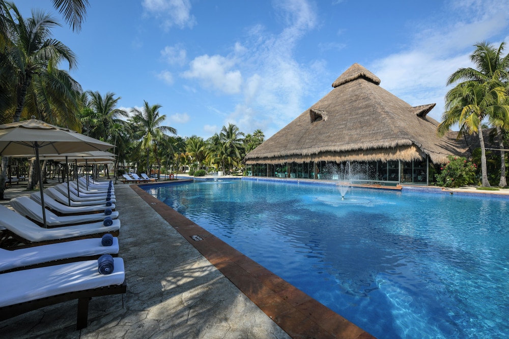 El Dorado Royale, All & More Inclusive Adults Only — Swimming pool in Playa del Carmen, Quintana Roo