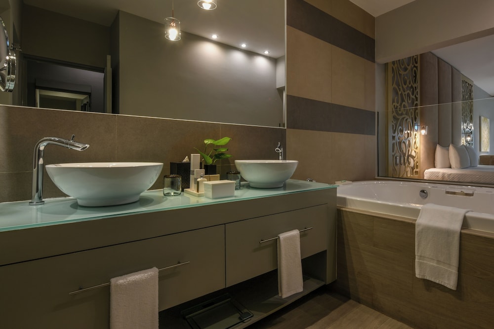 El Dorado Royale, All & More Inclusive Adults Only — Hotel rooms in Playa del Carmen, Quintana Roo