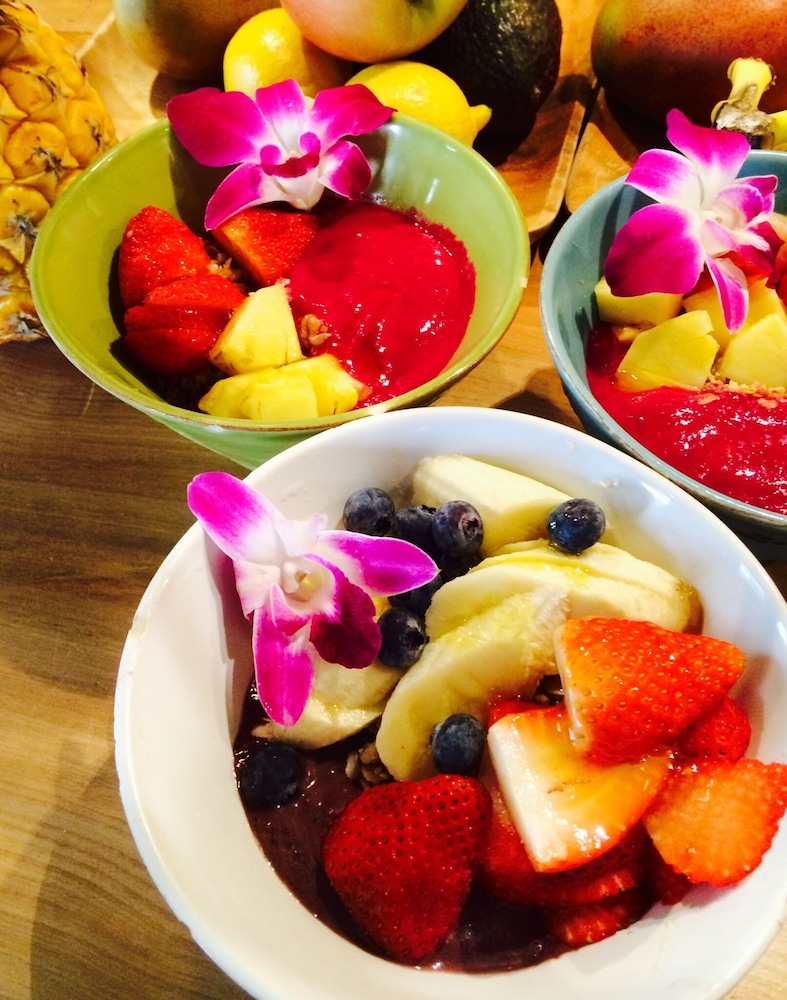 Shoreline Hotel Waikiki — Restaurant & bars in Honolulu, Hawaii