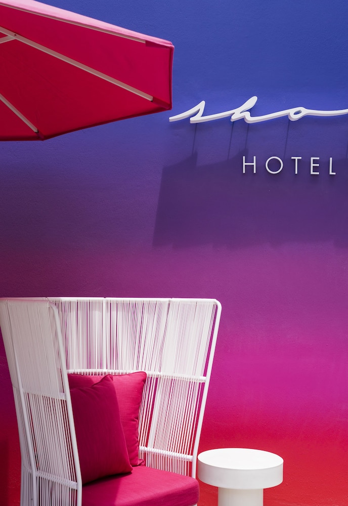 Shoreline Hotel Waikiki — Restaurant & bars in Honolulu, Hawaii