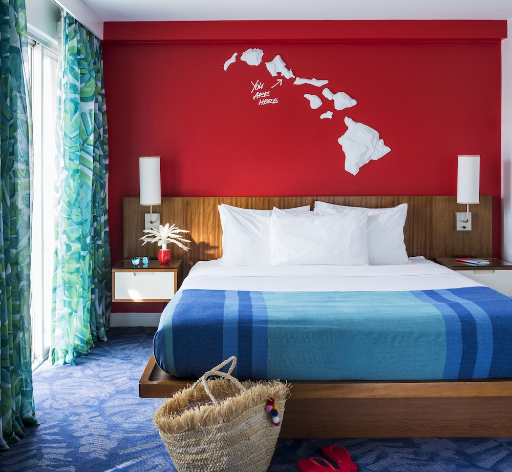 Shoreline Hotel Waikiki — Hotel rooms in Honolulu, Hawaii