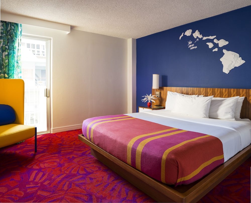 Shoreline Hotel Waikiki — Hotel rooms in Honolulu, Hawaii