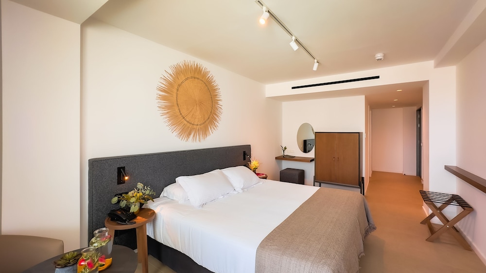 Tasia Maris Beach Hotel and Spa - Adults Only — Hotel rooms in Ayia Napa, Famagusta Region
