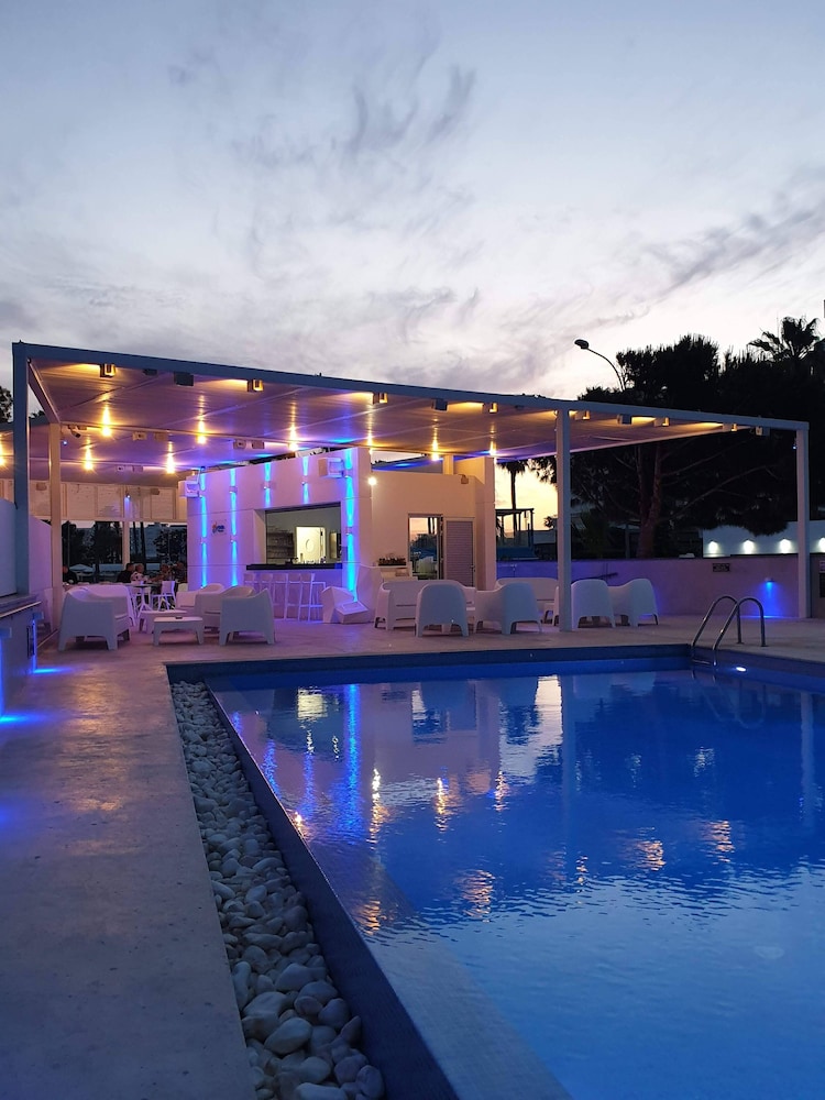 Tasia Maris Beach Hotel and Spa - Adults Only — Swimming pool in Ayia Napa, Famagusta Region