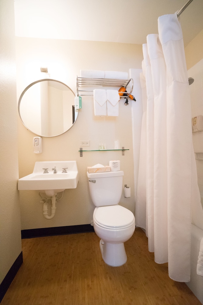 Stay Hotel Waikiki — Hotel rooms in Honolulu, Hawaii