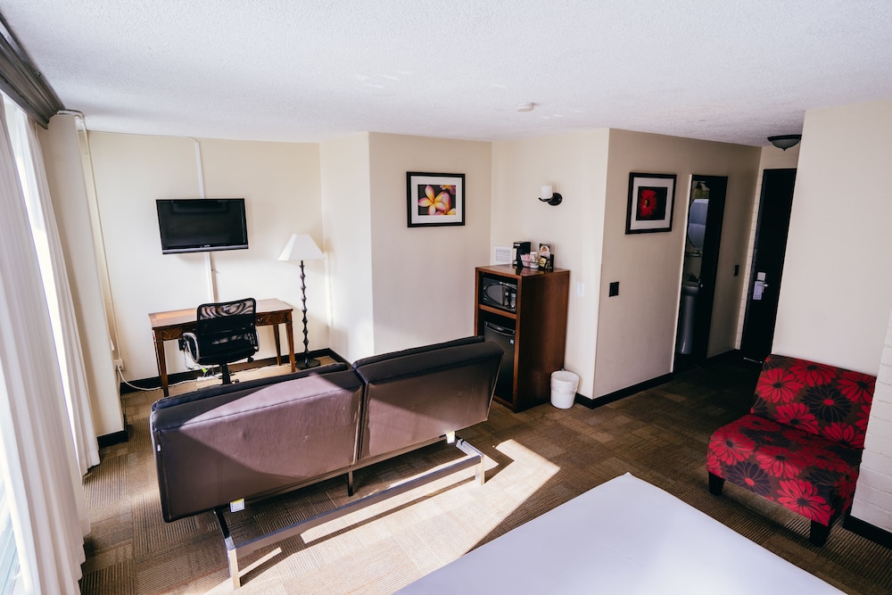 Stay Hotel Waikiki — Hotel rooms in Honolulu, Hawaii