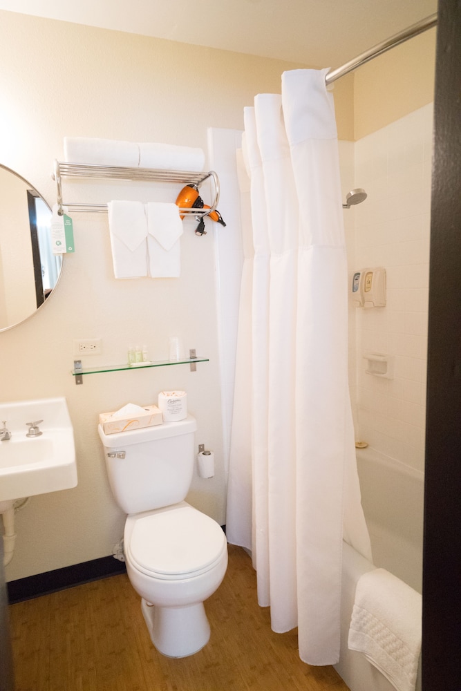 Stay Hotel Waikiki — Hotel rooms in Honolulu, Hawaii