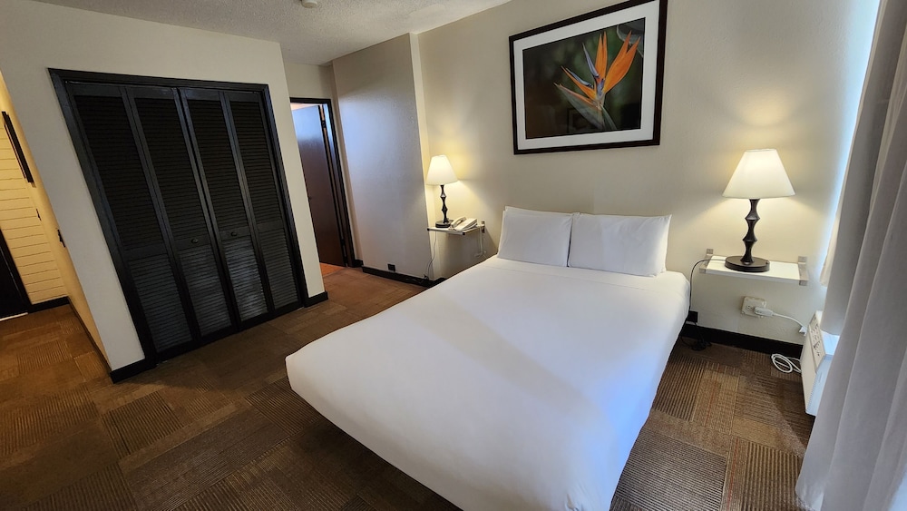 Stay Hotel Waikiki — Hotel rooms in Honolulu, Hawaii