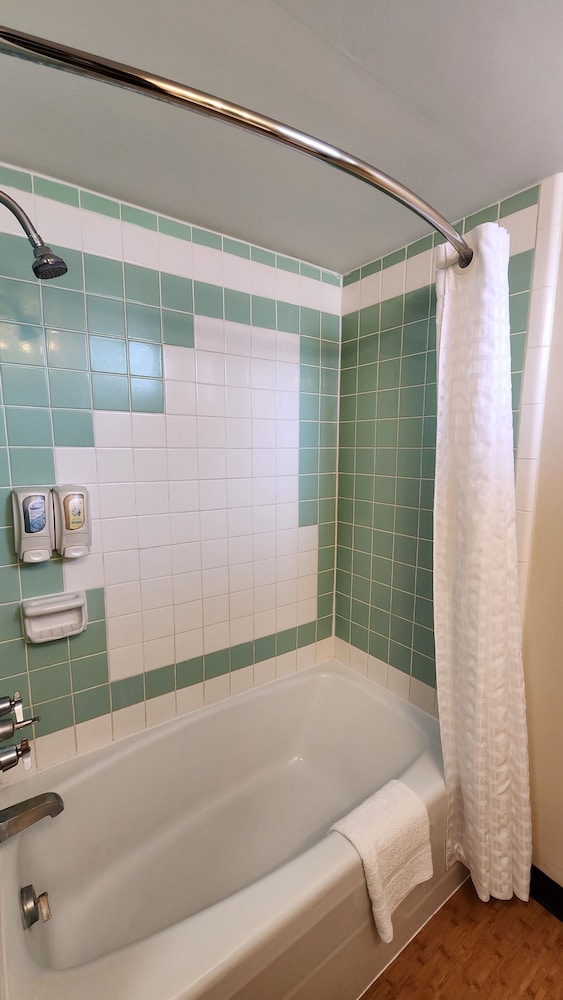 Stay Hotel Waikiki — Hotel rooms in Honolulu, Hawaii