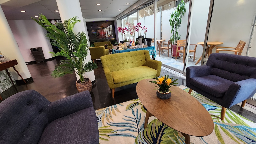 Stay Hotel Waikiki — Restaurant & bars in Honolulu, Hawaii