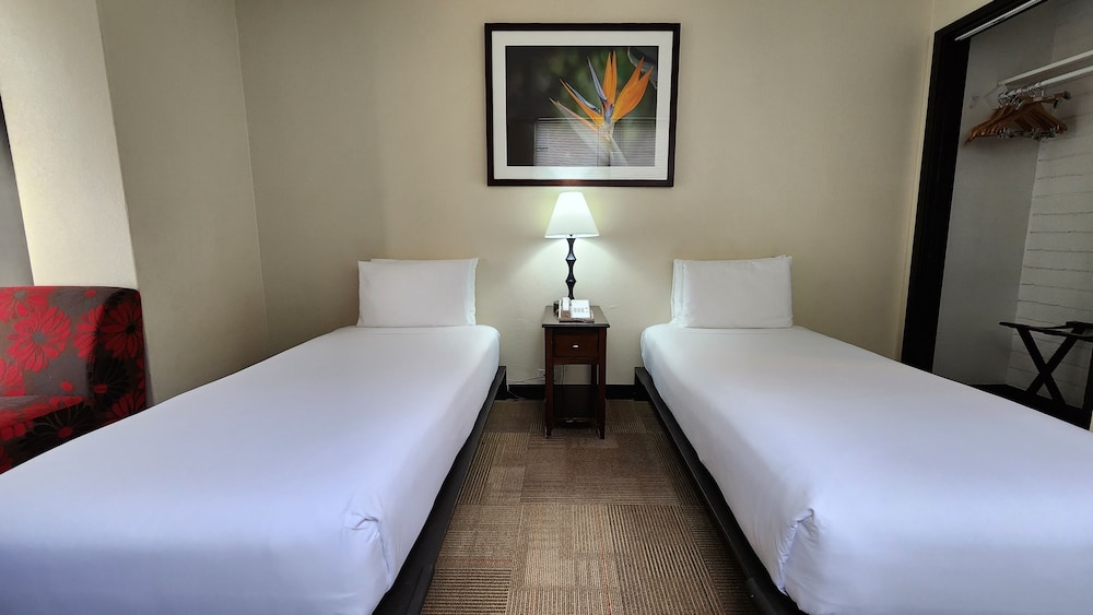 Stay Hotel Waikiki — Hotel rooms in Honolulu, Hawaii