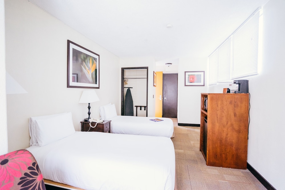 Stay Hotel Waikiki — Hotel rooms in Honolulu, Hawaii