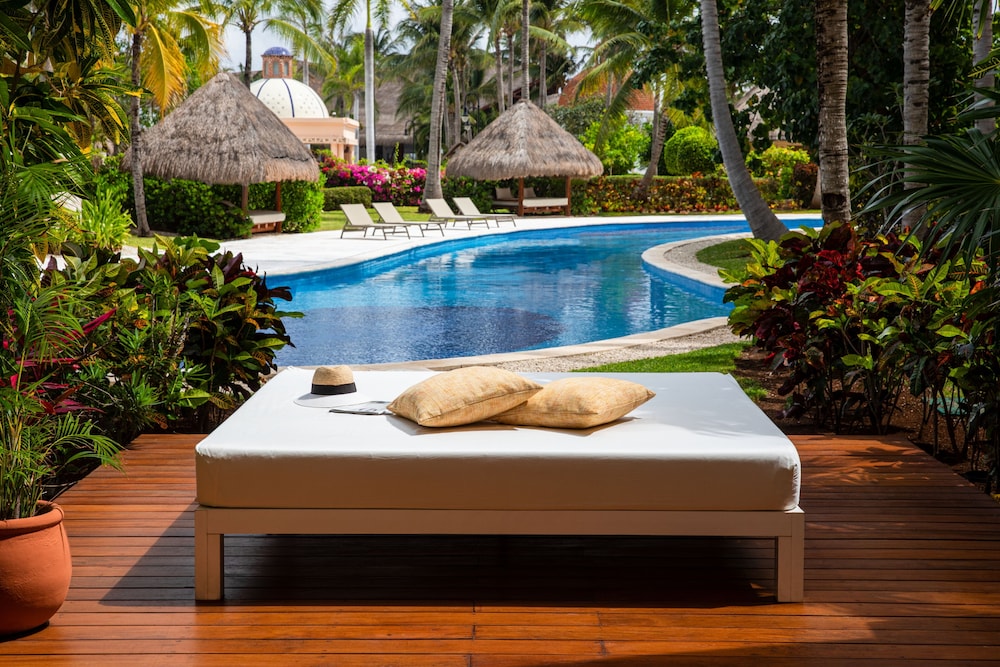 Excellence Riviera Cancun - Adults Only All Inclusive — Swimming pool in Puerto Morelos, Quintana Roo