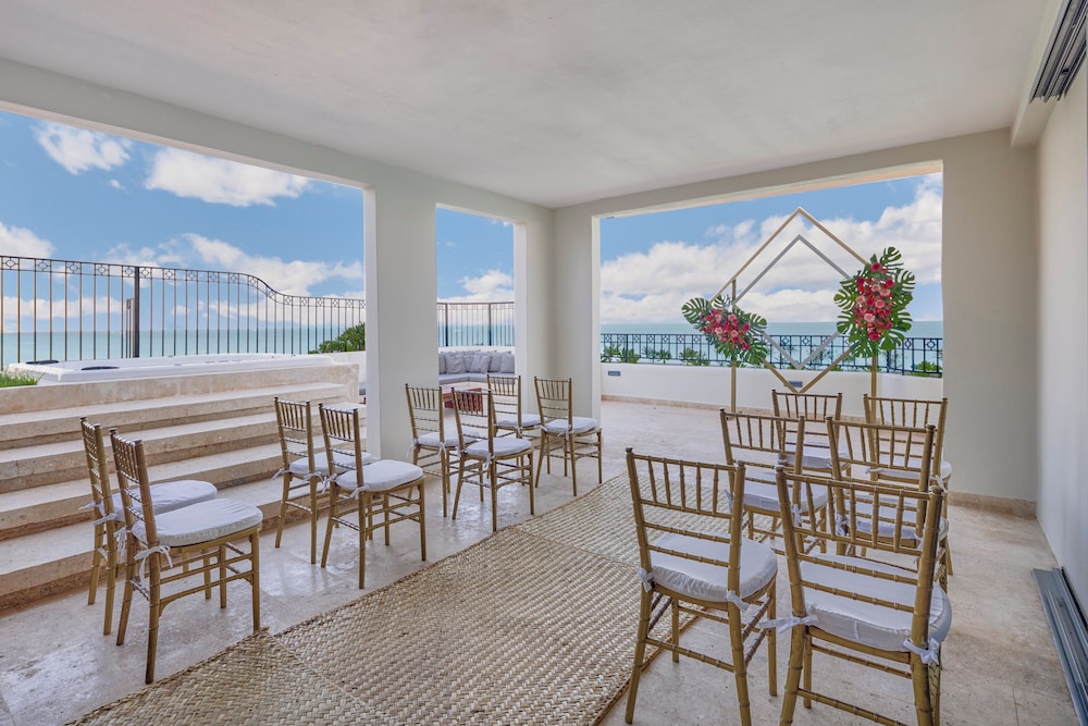 Fiesta Americana Condesa Cancun All Inclusive — Hotel building in Cancun, Quintana Roo