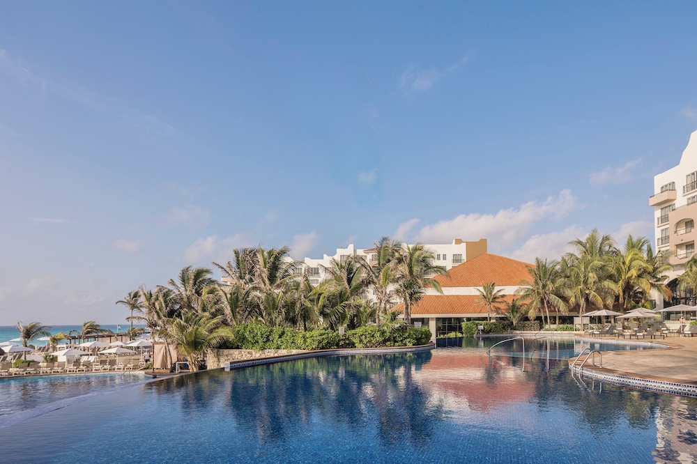 Fiesta Americana Condesa Cancun All Inclusive — Swimming pool in Cancun, Quintana Roo