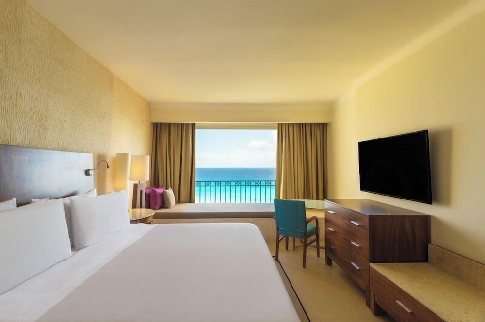 Fiesta Americana Condesa Cancun All Inclusive — Hotel rooms in Cancun, Quintana Roo