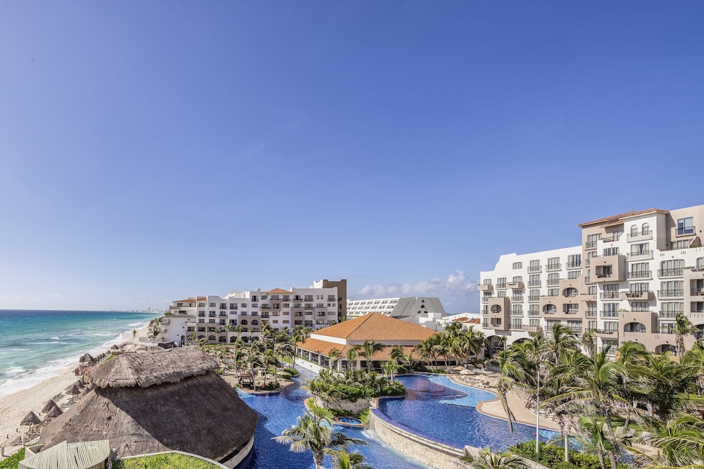 Fiesta Americana Condesa Cancun All Inclusive — Swimming pool in Cancun, Quintana Roo