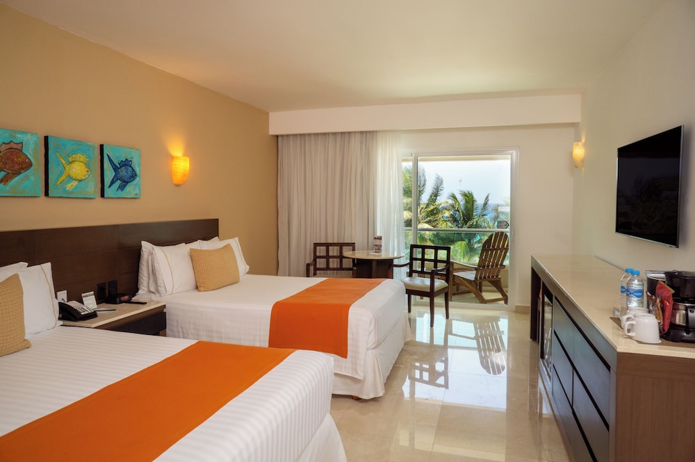 Flamingo Cancun - All Inclusive — Hotel rooms in Cancun, Quintana Roo