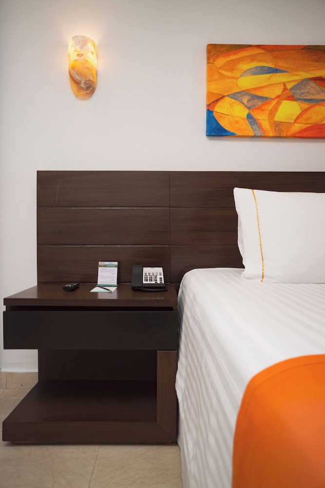 Flamingo Cancun - All Inclusive — Hotel rooms in Cancun, Quintana Roo