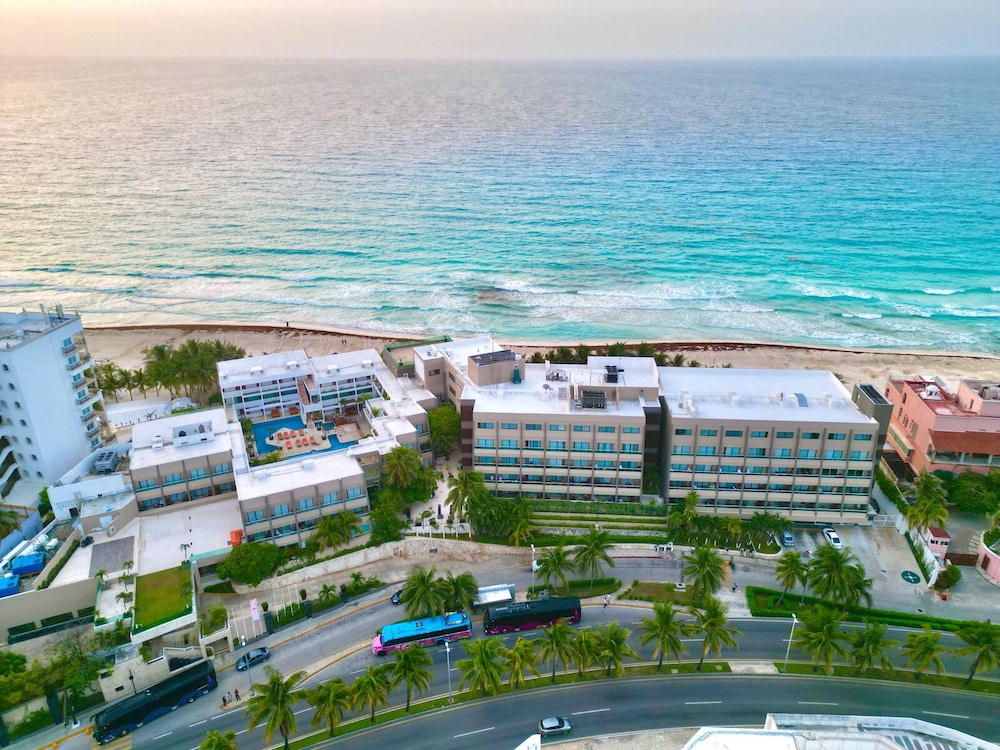 Flamingo Cancun - All Inclusive — Main photo in Cancun, Quintana Roo