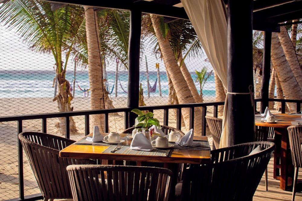 Flamingo Cancun - All Inclusive — Restaurant & bars in Cancun, Quintana Roo