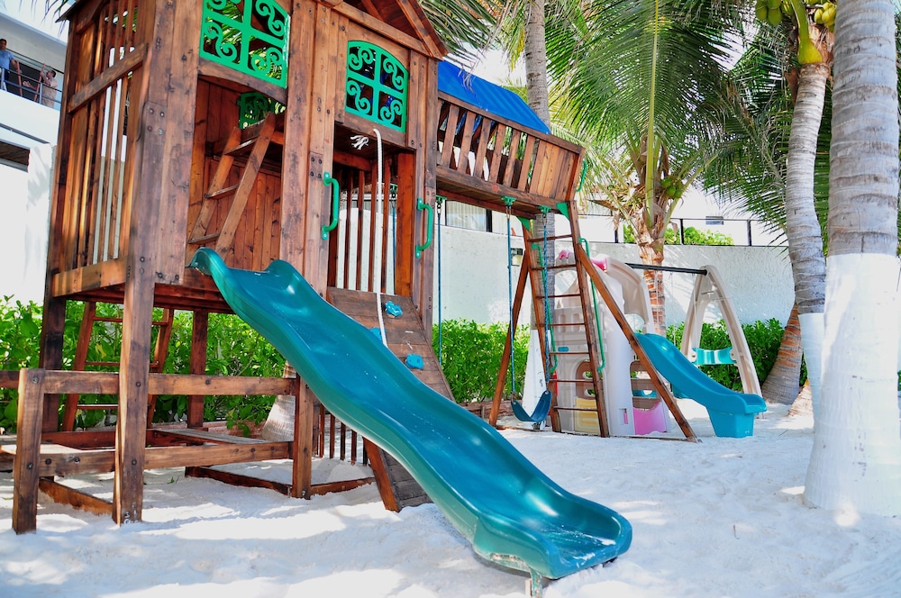 Flamingo Cancun - All Inclusive — Attractions for children in Cancun, Quintana Roo