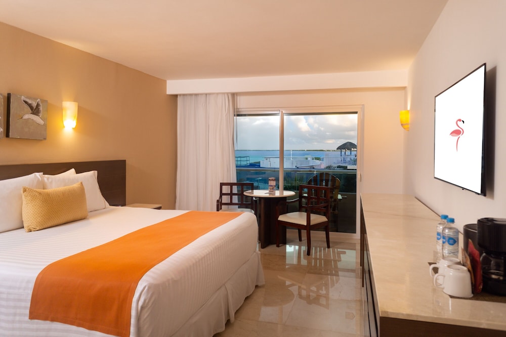 Flamingo Cancun - All Inclusive — Hotel rooms in Cancun, Quintana Roo