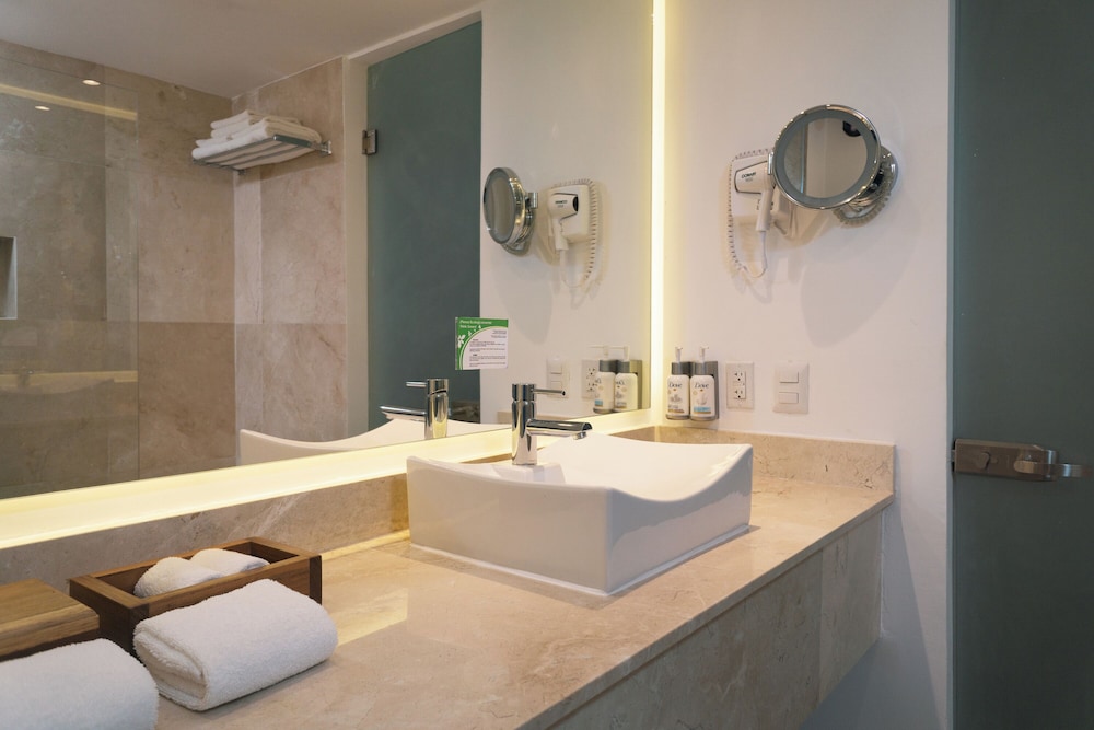 Flamingo Cancun - All Inclusive — Hotel rooms in Cancun, Quintana Roo