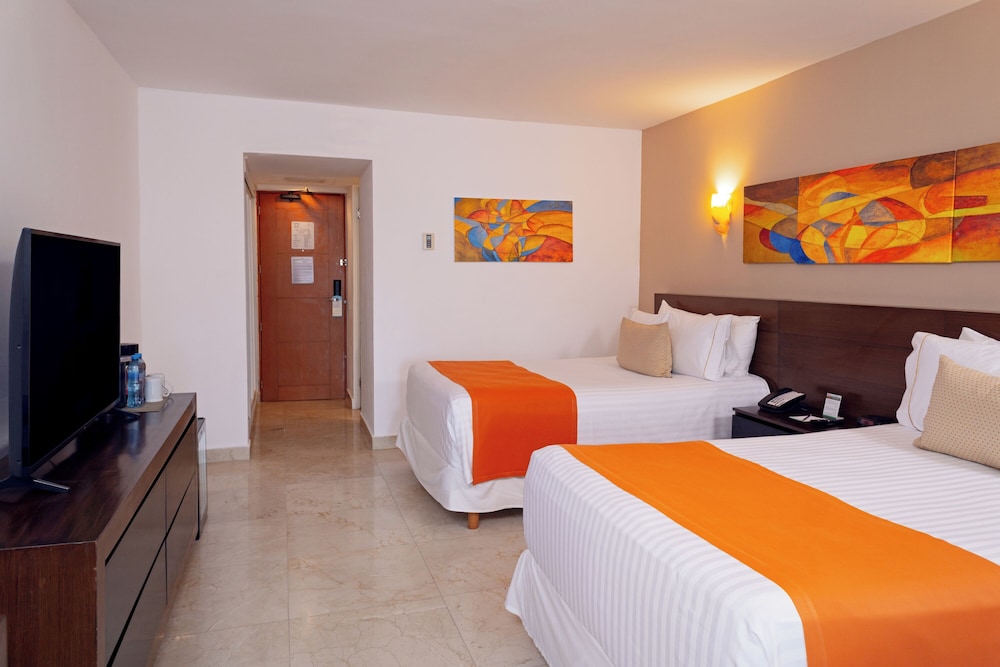Flamingo Cancun - All Inclusive — Hotel rooms in Cancun, Quintana Roo