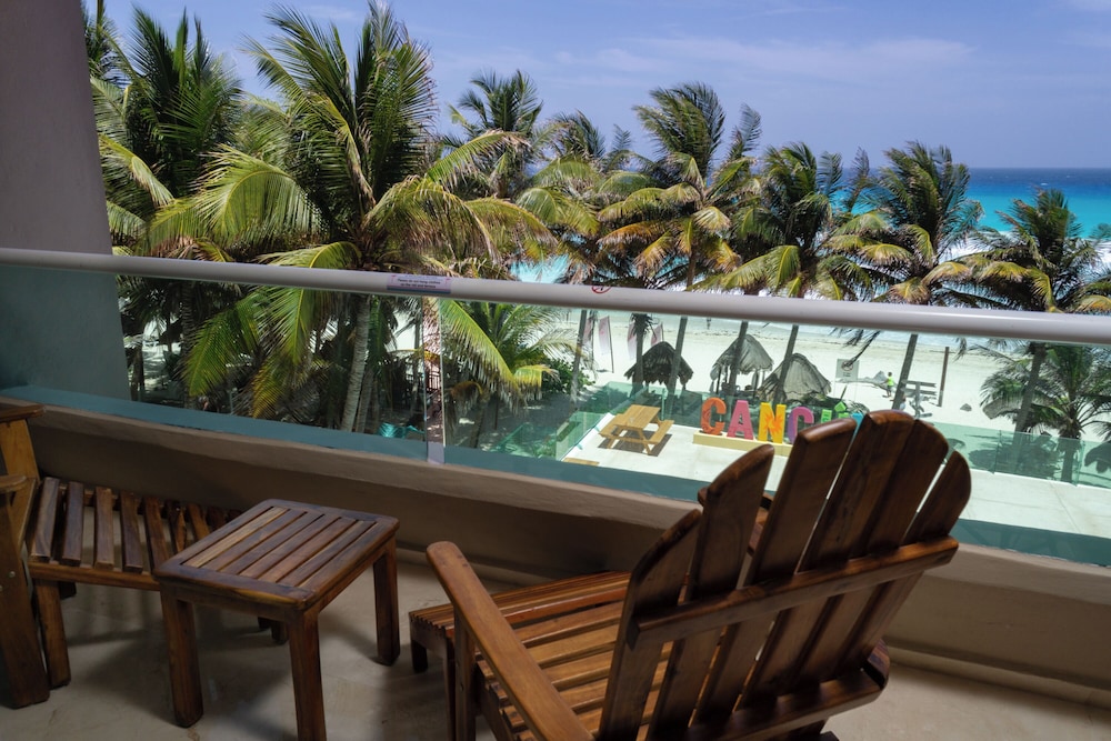 Flamingo Cancun - All Inclusive — Beach in Cancun, Quintana Roo