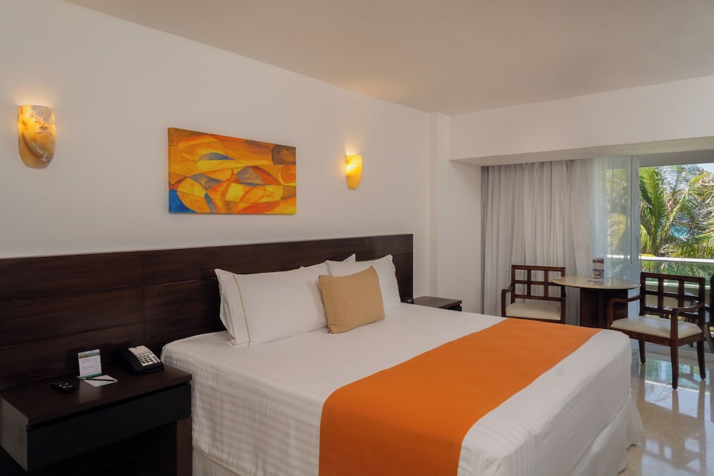Flamingo Cancun - All Inclusive — Hotel rooms in Cancun, Quintana Roo