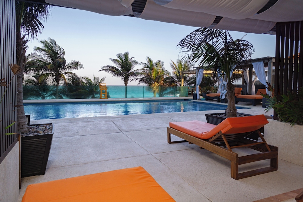 Flamingo Cancun - All Inclusive — Swimming pool in Cancun, Quintana Roo