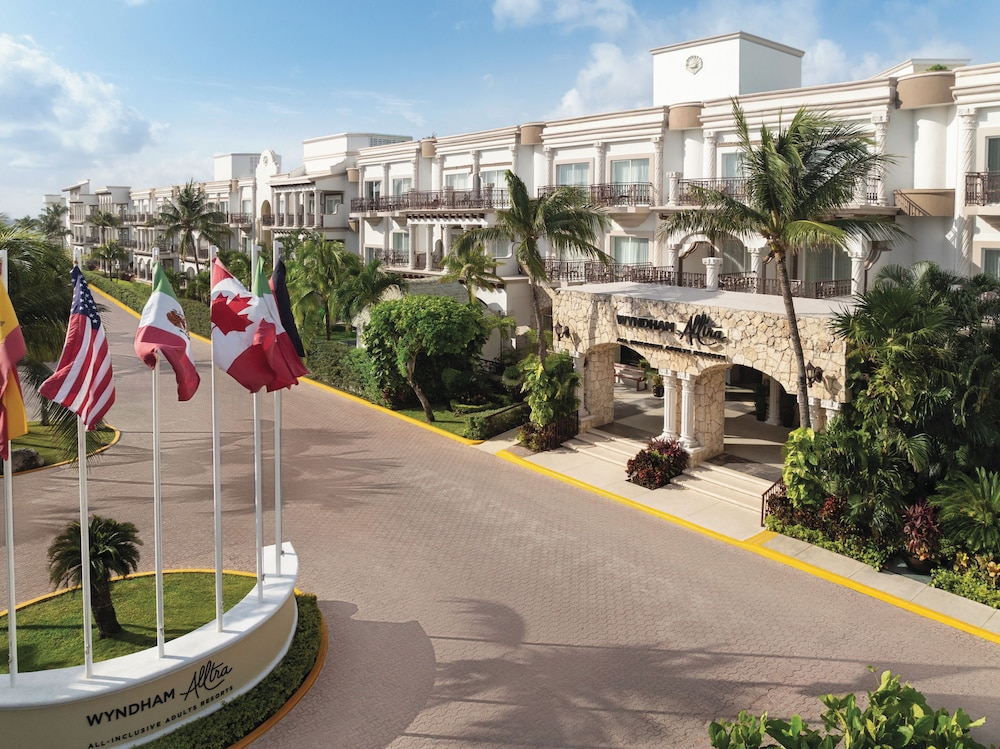 Wyndham Alltra Playa del Carmen Adults Only All Inclusive — Outdoor in Playa del Carmen, Quintana Roo