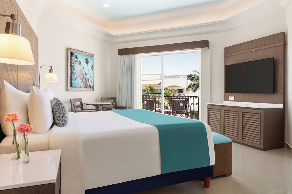 Wyndham Alltra Playa del Carmen Adults Only All Inclusive — Rooms in Playa del Carmen, Quintana Roo