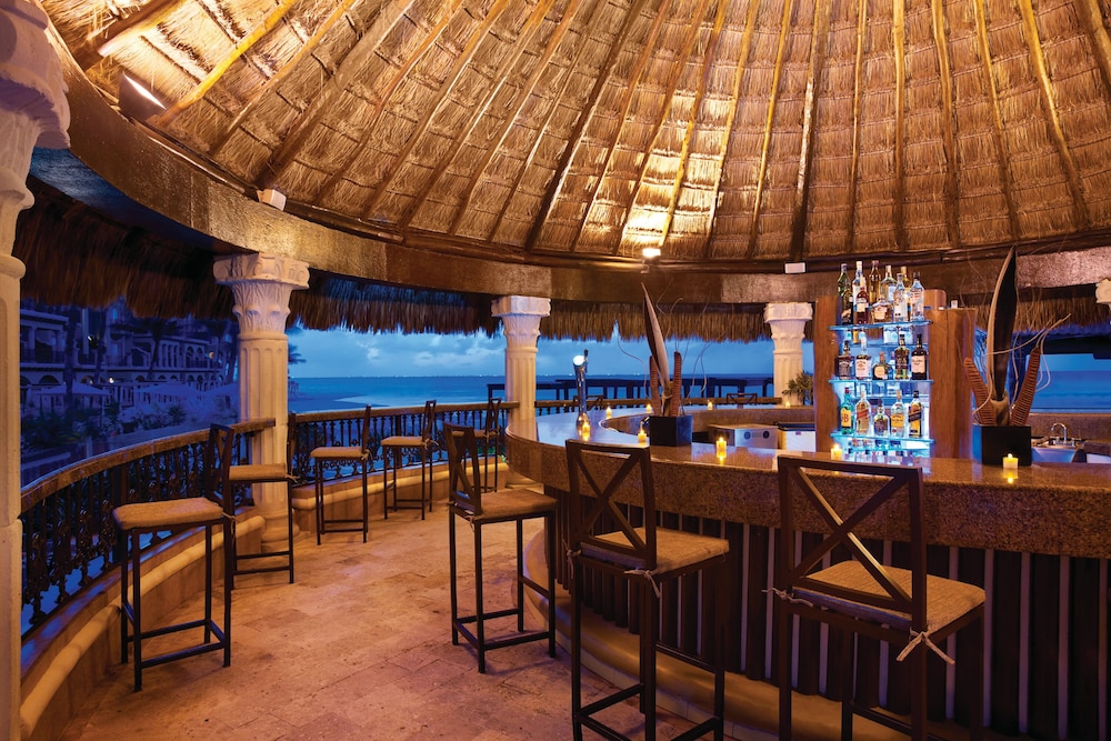 Wyndham Alltra Playa del Carmen Adults Only All Inclusive — Restaurant in Playa del Carmen, Quintana Roo