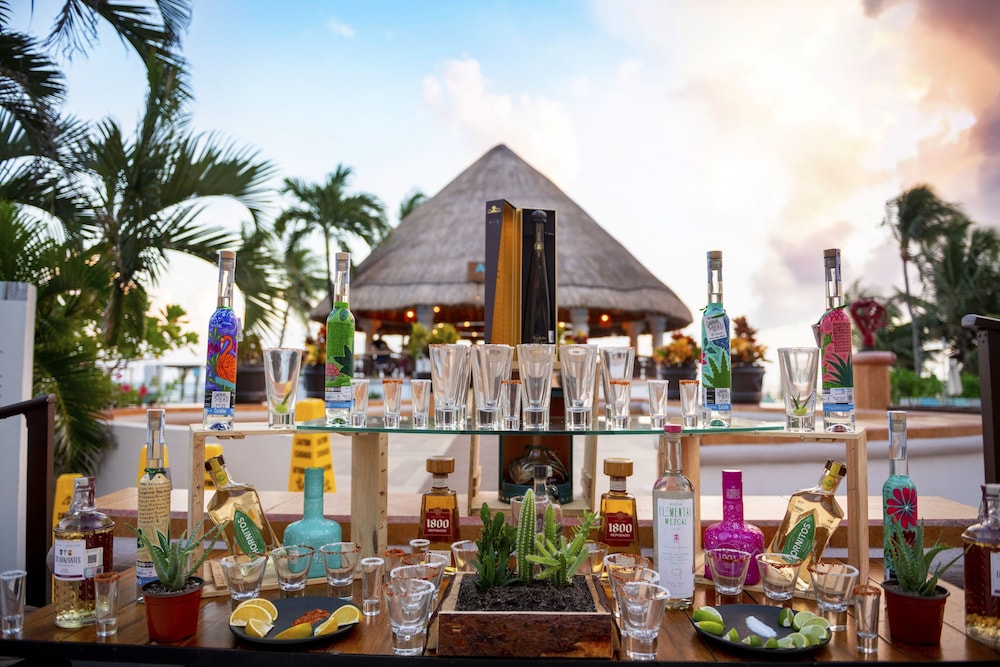 Wyndham Alltra Playa del Carmen Adults Only All Inclusive — Restaurant in Playa del Carmen, Quintana Roo