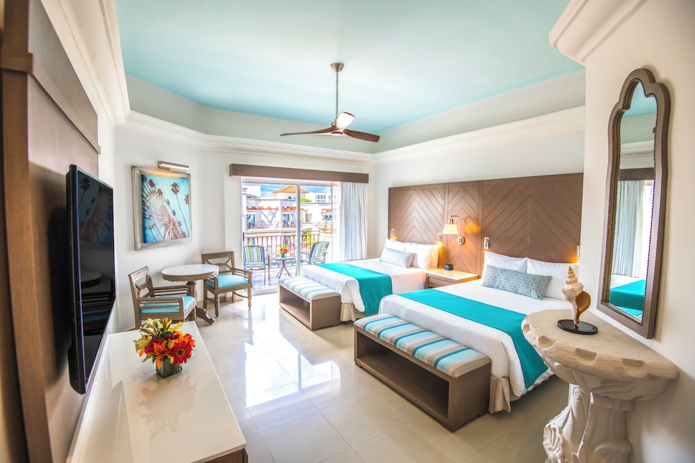 Wyndham Alltra Playa del Carmen Adults Only All Inclusive — Rooms in Playa del Carmen, Quintana Roo