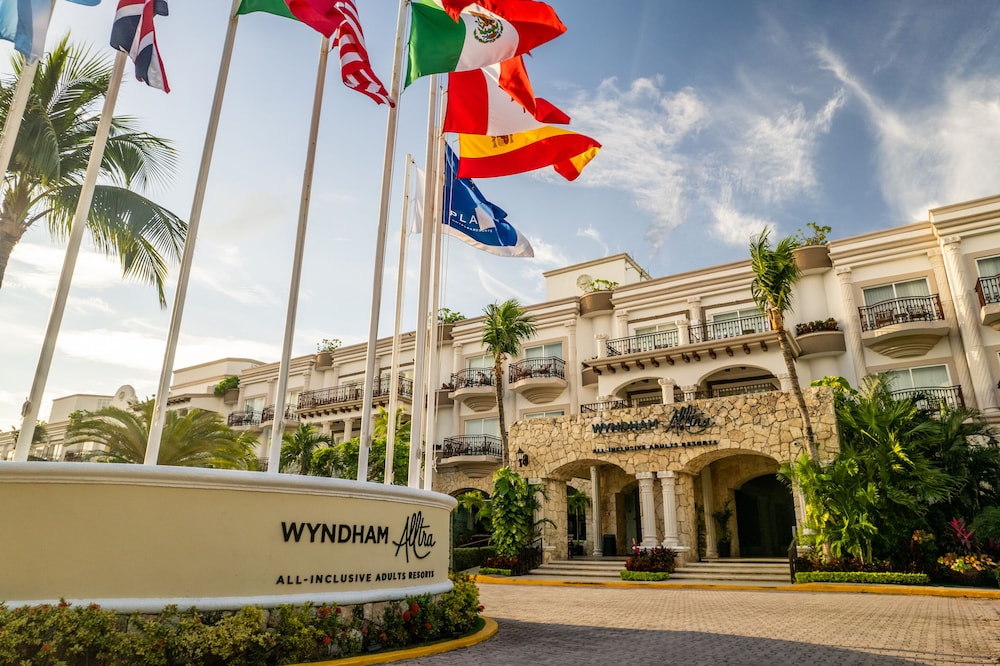 Wyndham Alltra Playa del Carmen Adults Only All Inclusive — Outdoor in Playa del Carmen, Quintana Roo