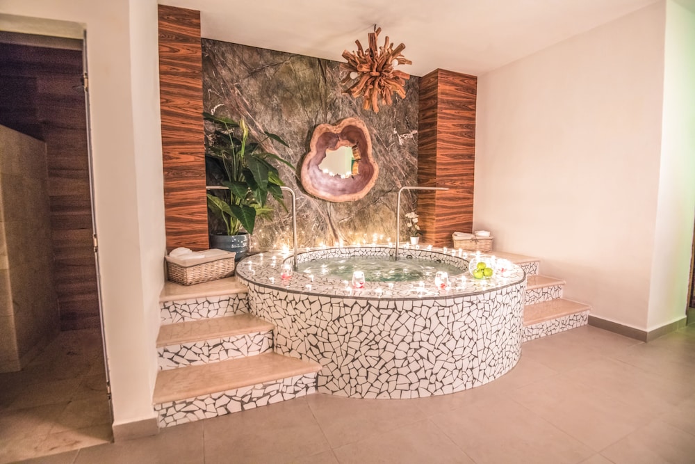 Wyndham Alltra Playa del Carmen Adults Only All Inclusive — Facilities in Playa del Carmen, Quintana Roo