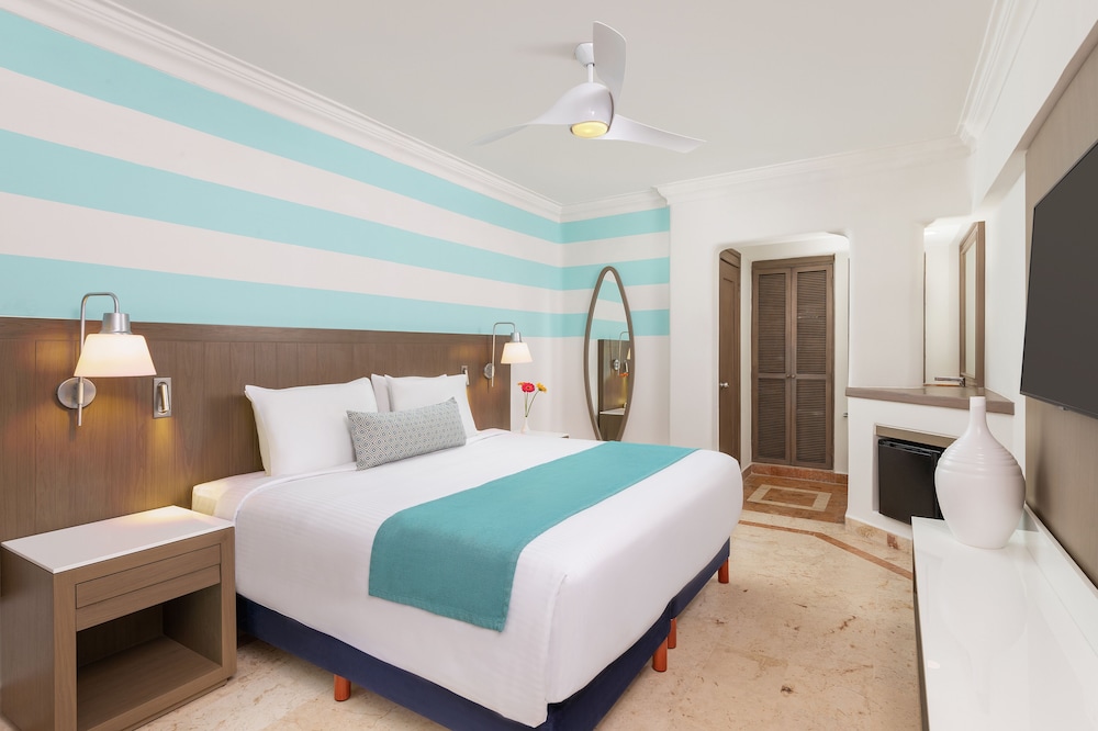 Wyndham Alltra Playa del Carmen Adults Only All Inclusive — Rooms in Playa del Carmen, Quintana Roo