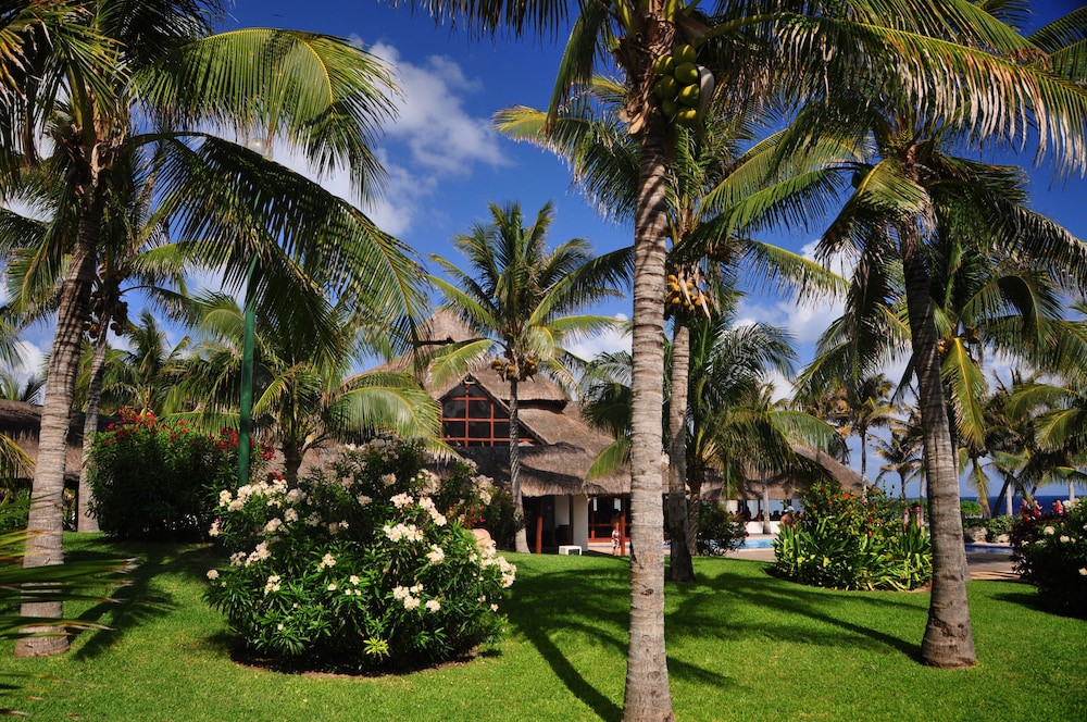 The Grand Oasis Cancun - All Inclusive — Hotel building in Cancun, Quintana Roo