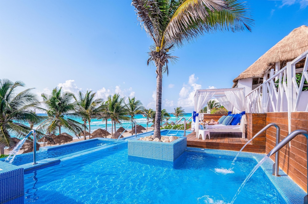 The Grand Oasis Cancun - All Inclusive — Swimming pool in Cancun, Quintana Roo