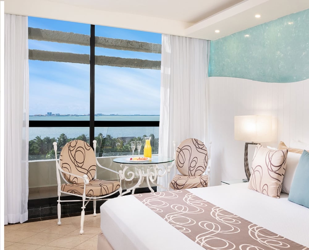 The Grand Oasis Cancun - All Inclusive — Hotel rooms in Cancun, Quintana Roo
