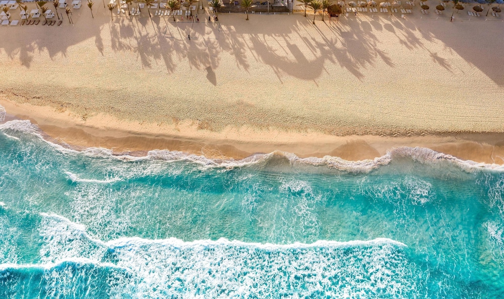 The Grand Oasis Cancun - All Inclusive — Beach in Cancun, Quintana Roo