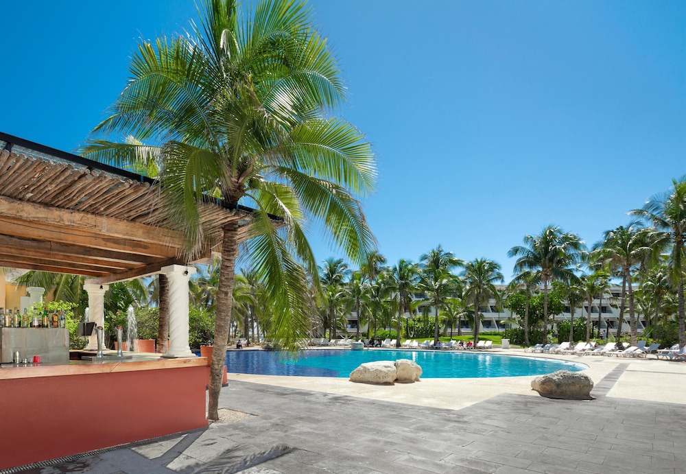 The Grand Oasis Cancun - All Inclusive — Swimming pool in Cancun, Quintana Roo