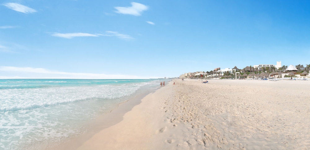 The Grand Oasis Cancun - All Inclusive — Beach in Cancun, Quintana Roo