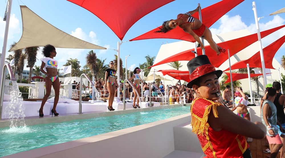 The Grand Oasis Cancun - All Inclusive — Swimming pool in Cancun, Quintana Roo