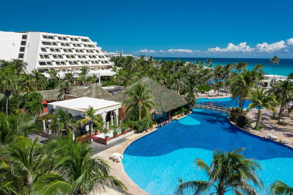 The Grand Oasis Cancun - All Inclusive — Swimming pool in Cancun, Quintana Roo