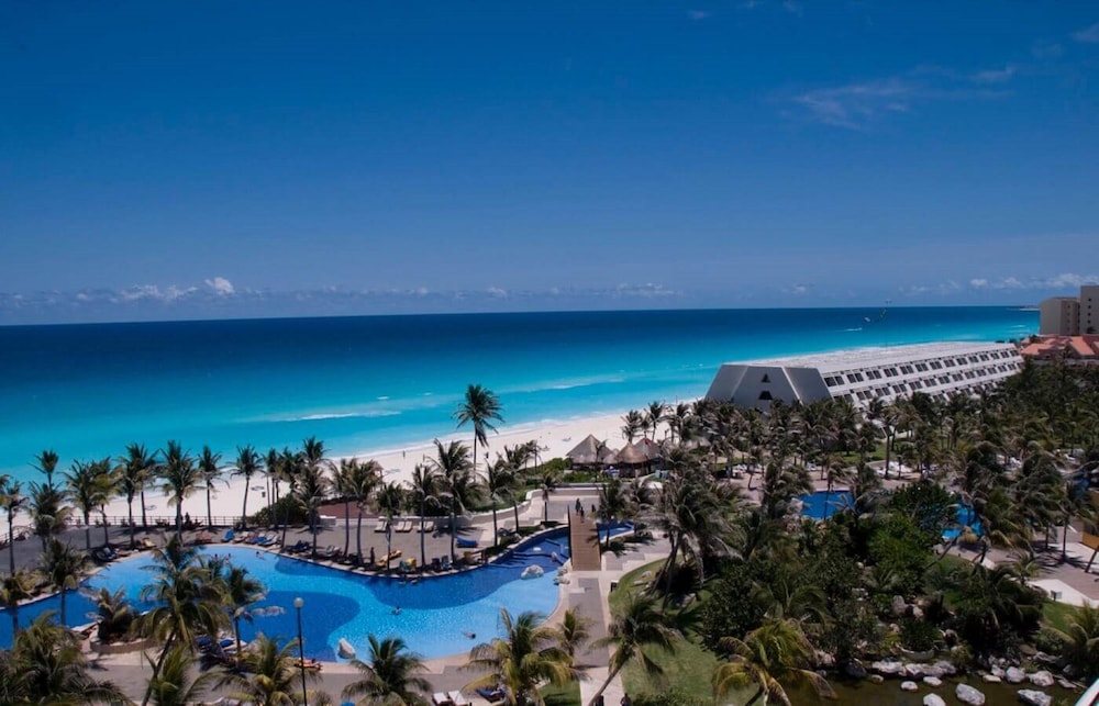 The Grand Oasis Cancun - All Inclusive — Beach in Cancun, Quintana Roo